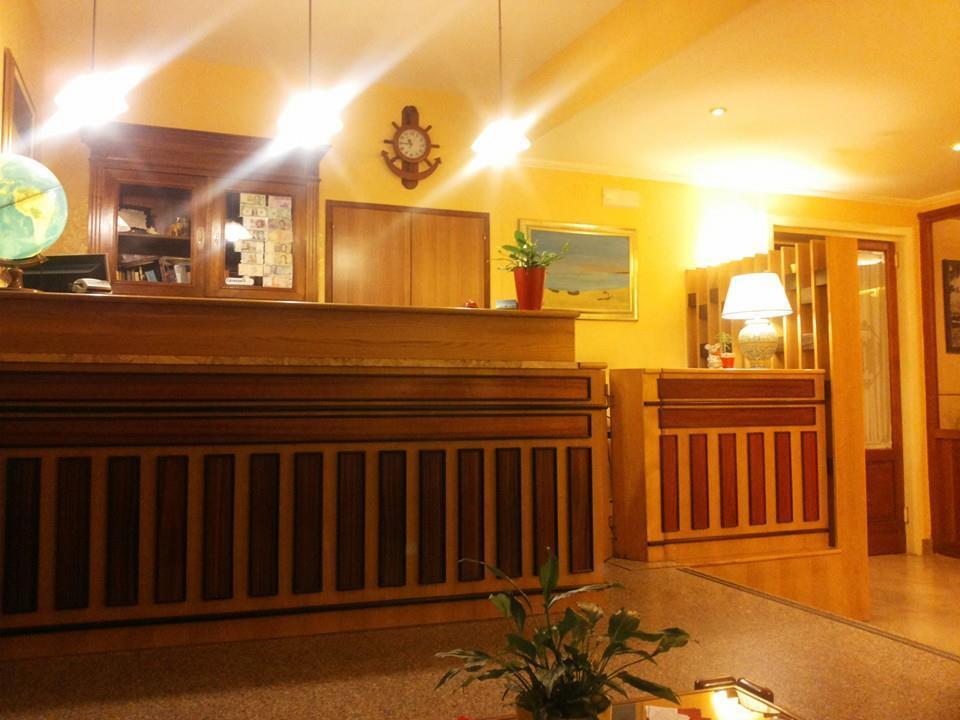 阿达维拉酒店 波扎洛 外观 照片